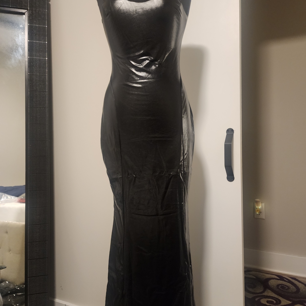 Elegant Black Sleeveless Dress